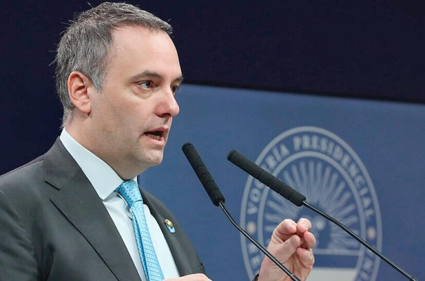 adorni dolar riesgo pais