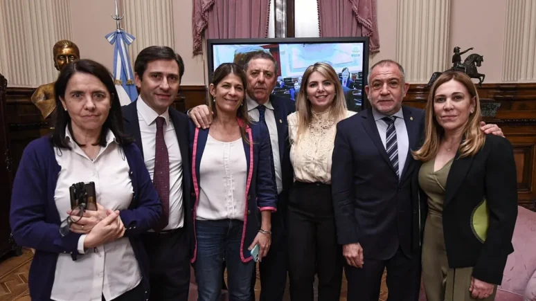 Senadores-PRO
