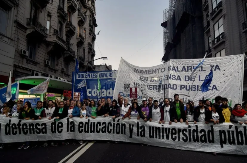 marcha por las universidades
