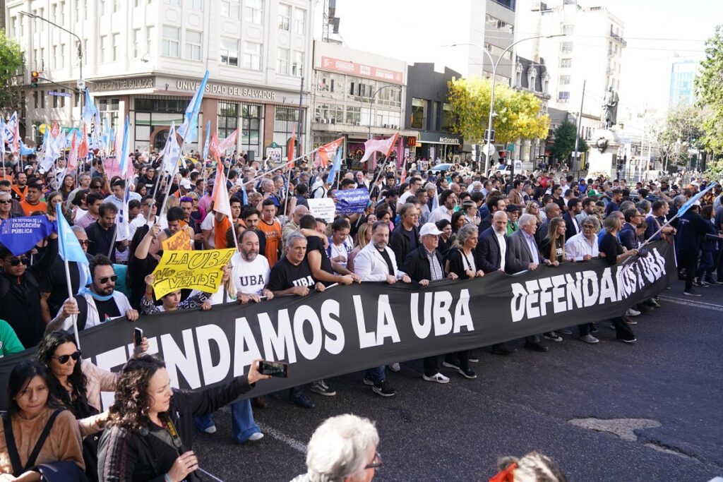 marcha defensa UBA