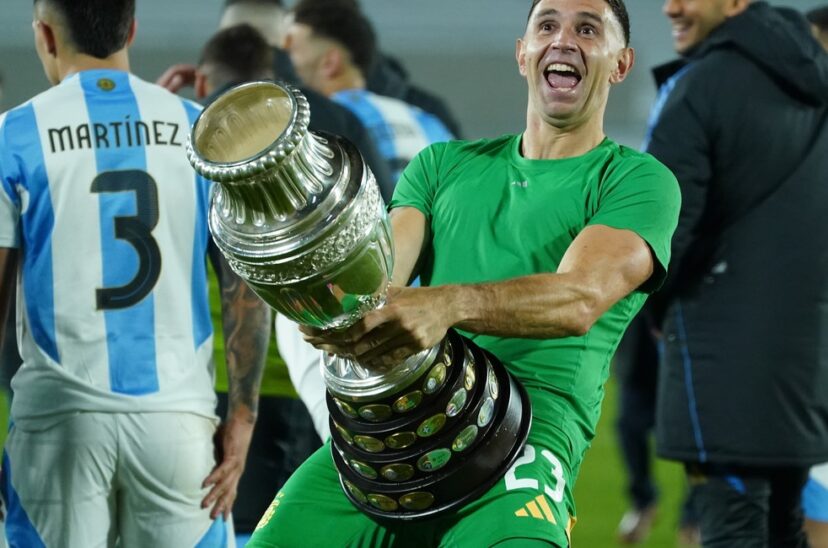 Dibu Martínez