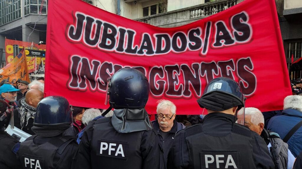 jubilados movilizando contra el veto
