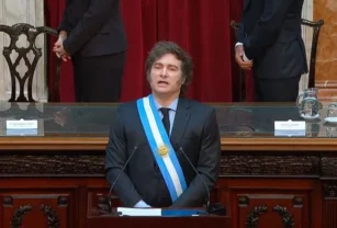 Milei presentando el Presupuesto 2025