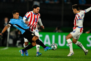 Eliminatorias Sudamericanas: Uruguay vs. Paraguay.