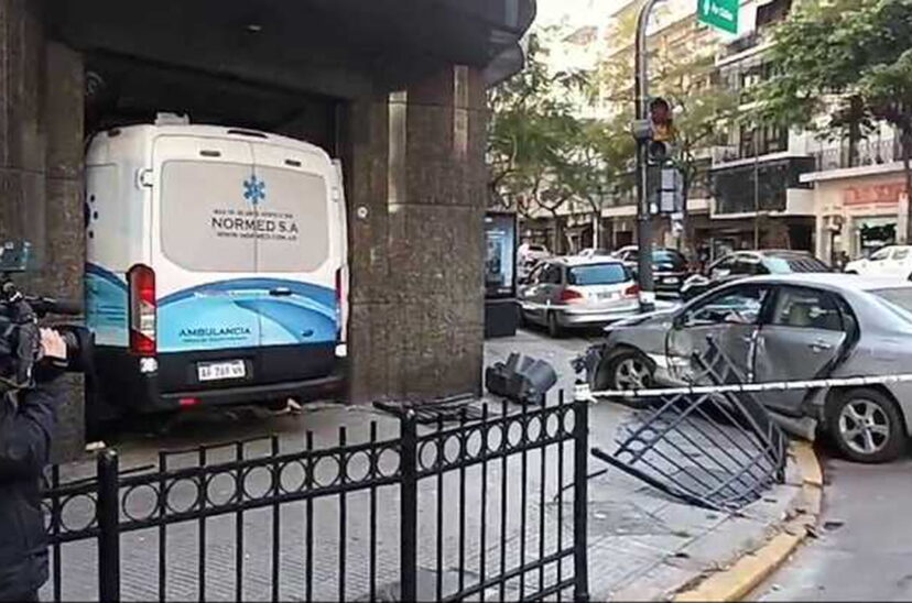 Ambulancia incrustada
