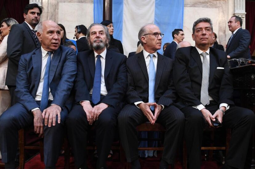 miembros de la corte suprema