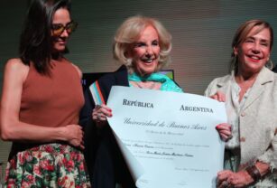Mirtha Legrand honoris causa