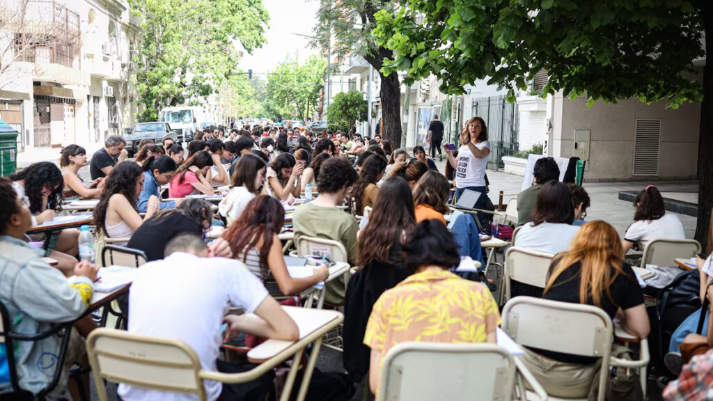 universidades sigen