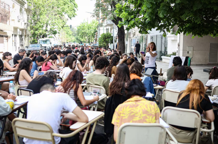 universidades sigen