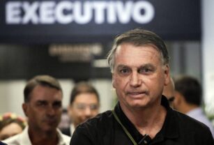 Bolsonaro acusado