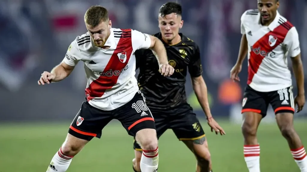 pelota libre river