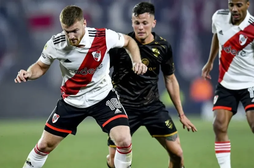 pelota libre river