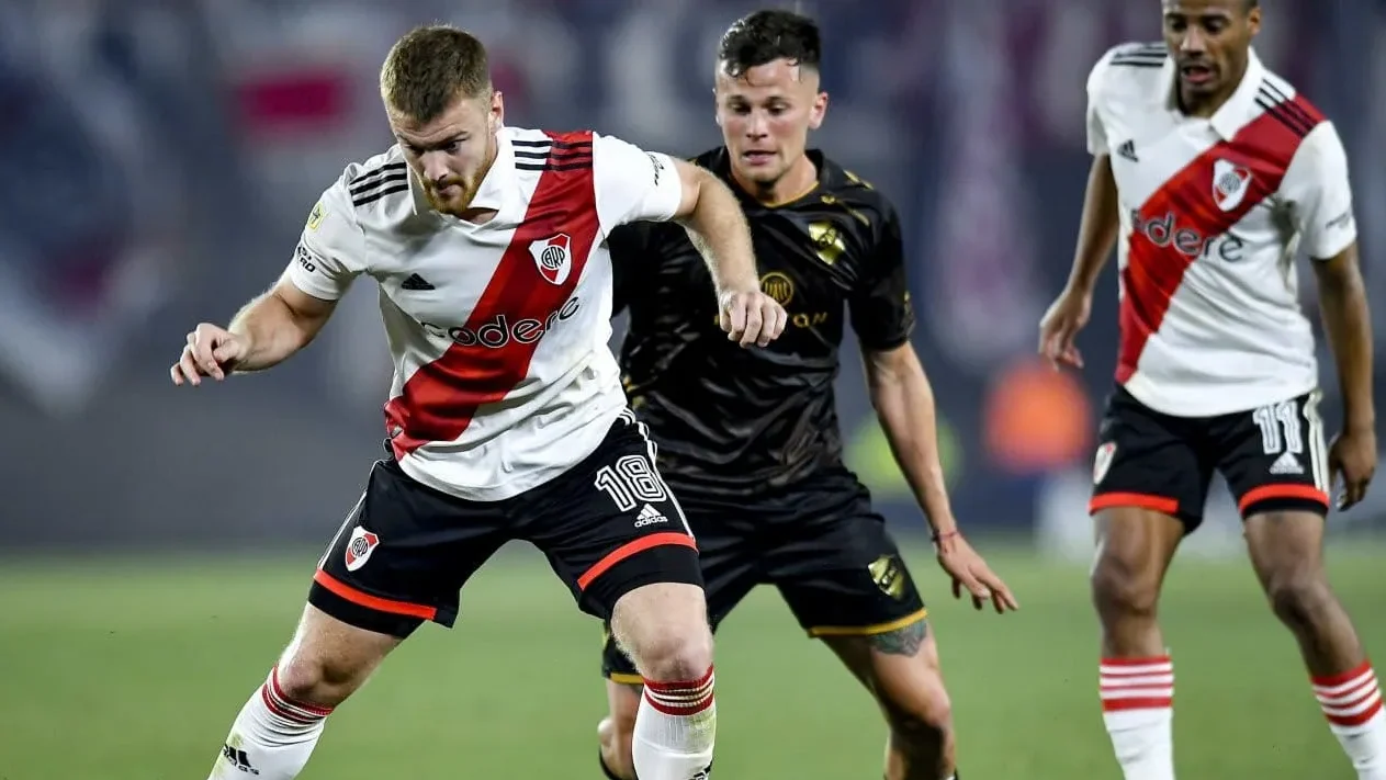 pelota libre river