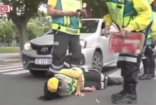 Agente de tránsito atropellada