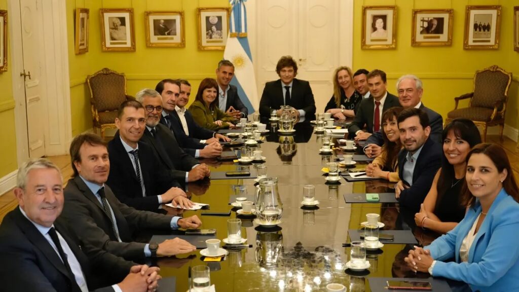 Milei radicales congreso