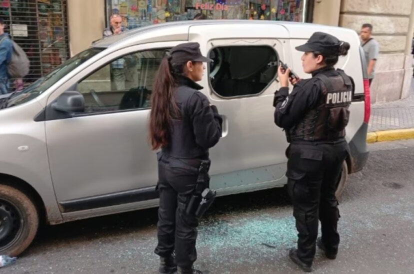 perro encerrado auto rosario