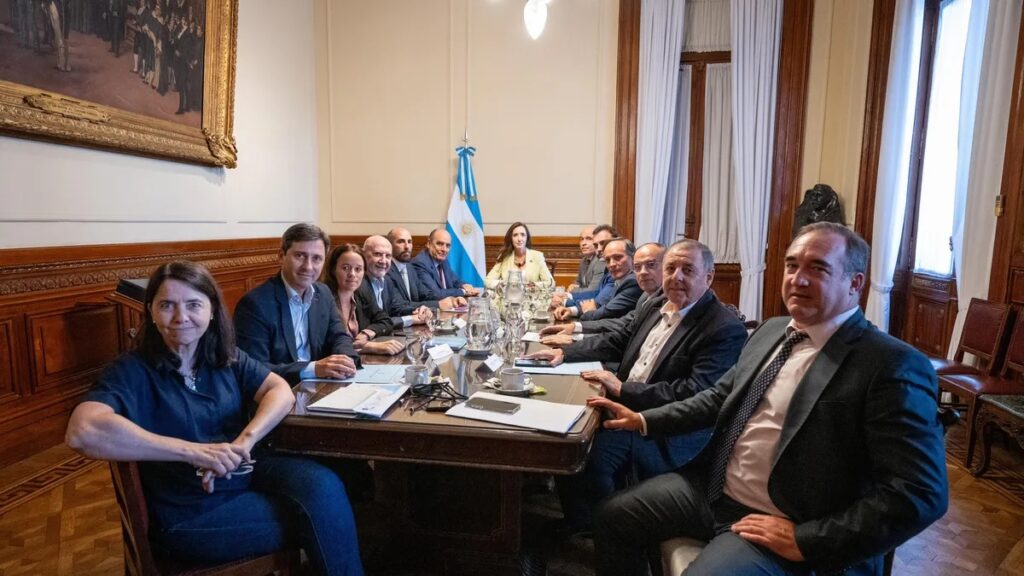 Francos Villarruel senadores PASO