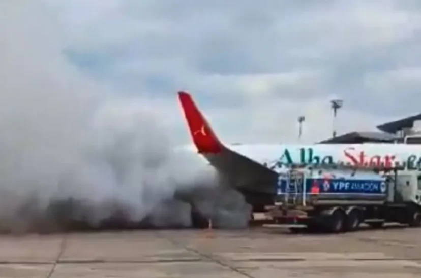 humo en un avión de Flybondi