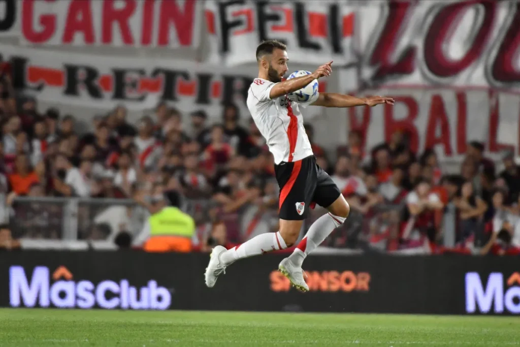 pelota libre river