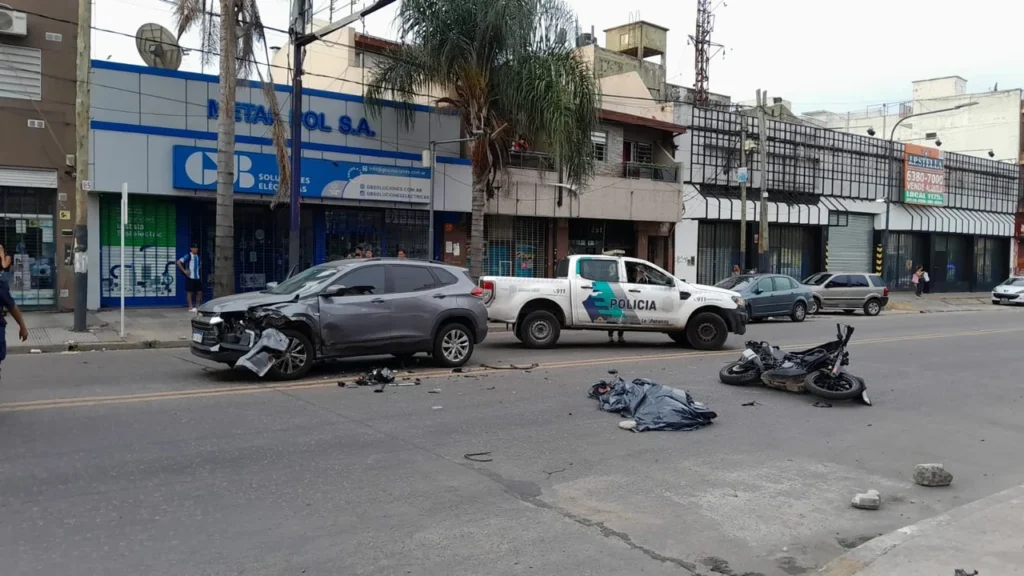 El segundo asaltante intentó huir pero fue atrapado tras un accidente.
