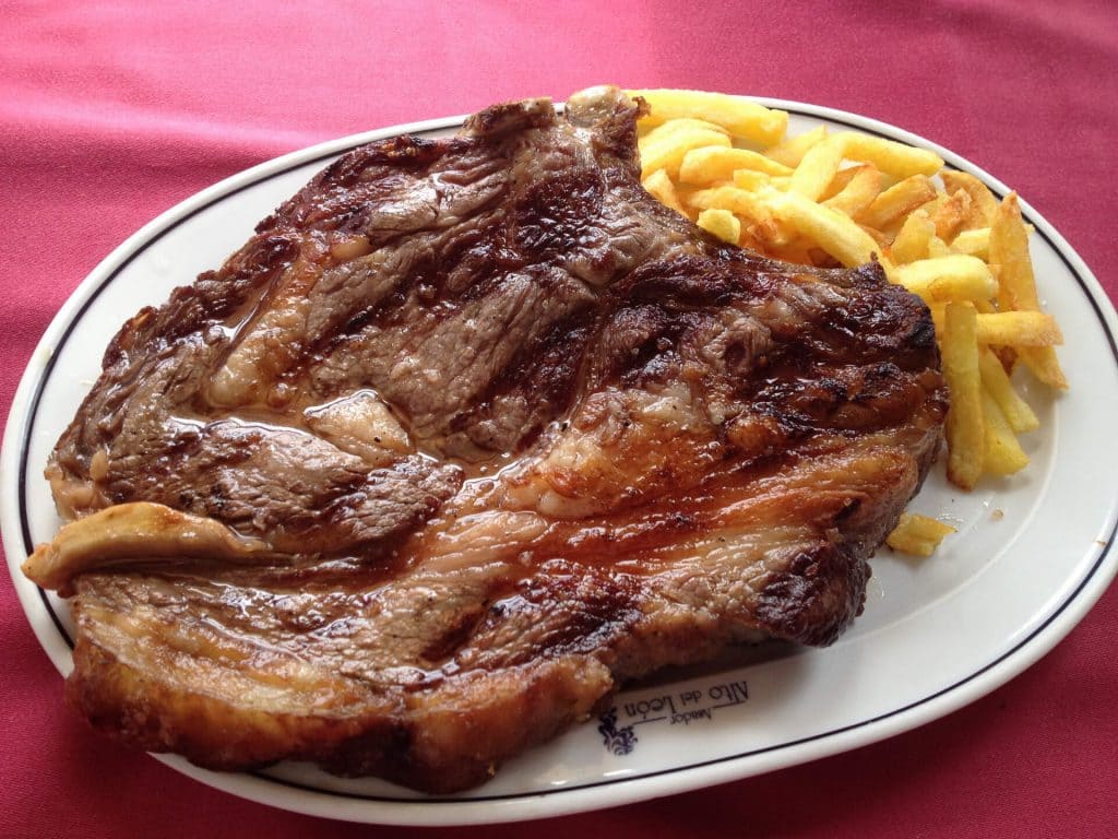 el león restaurante bodegón