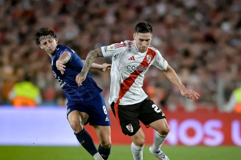 pelota libre river