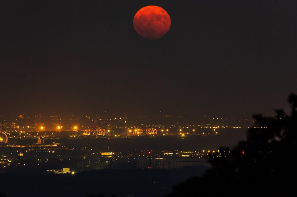 luna roja de sangre planetario eclipse lunar