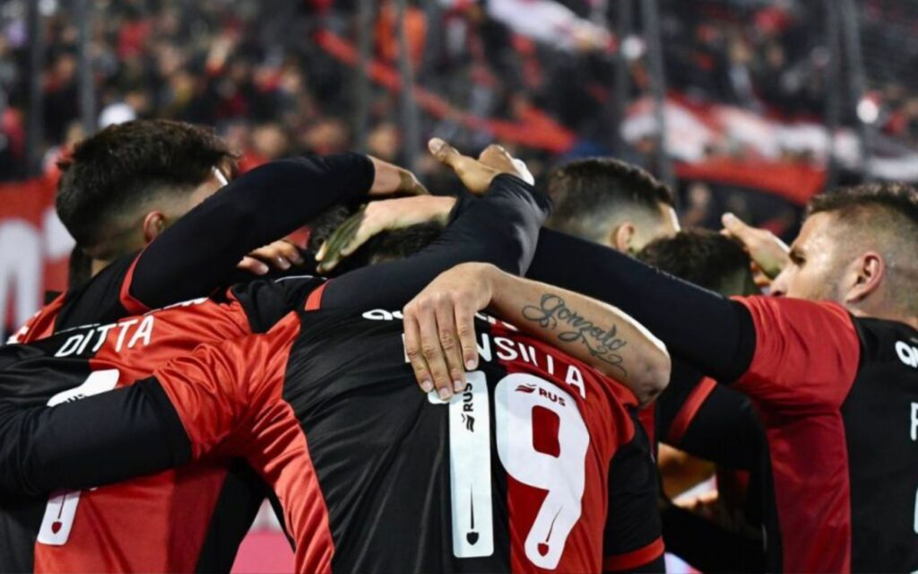 newells pelota libre