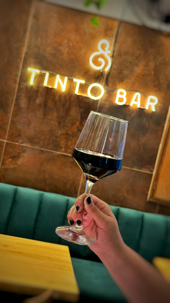 Tinto Bar