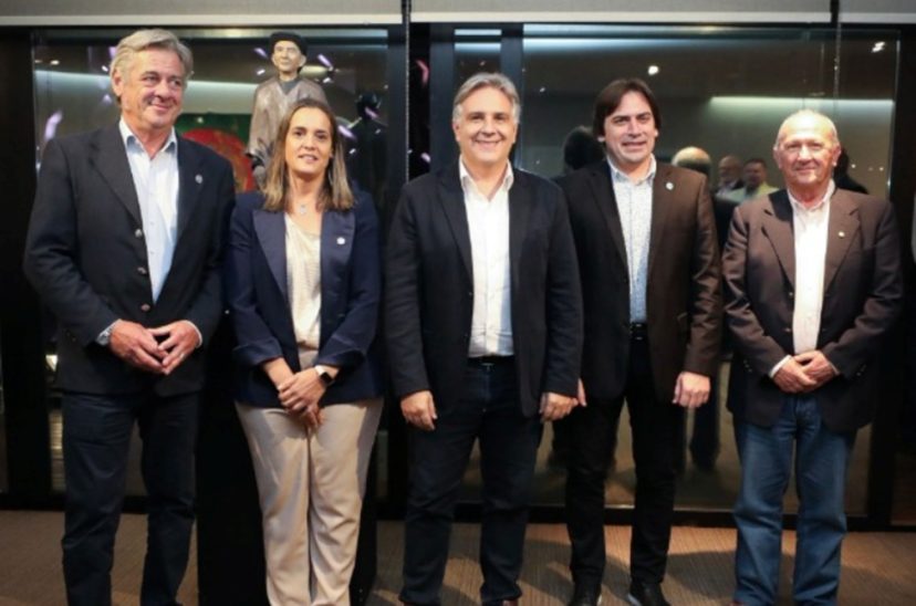 mesa de enlace agro Llaryora