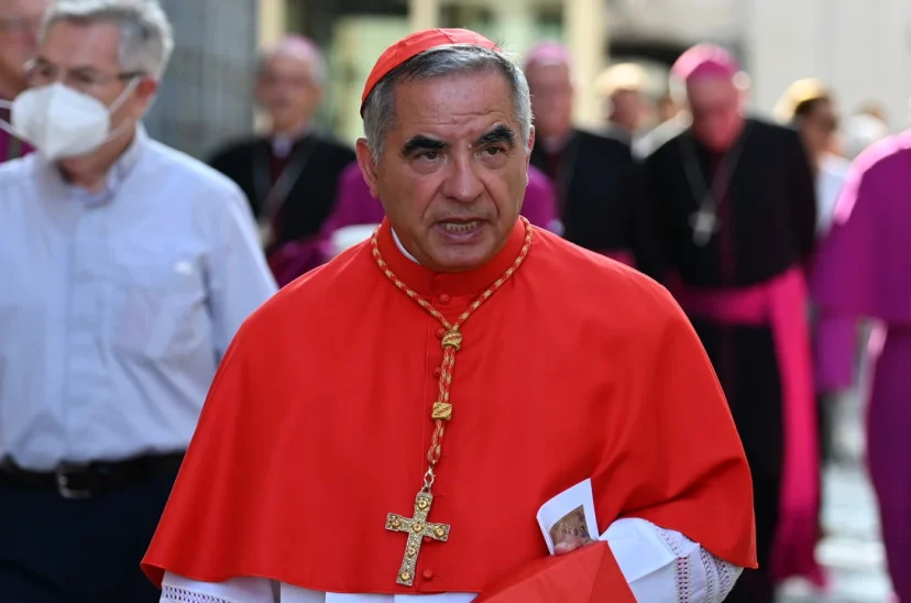 papa francisco cónclave cardenal becciu
