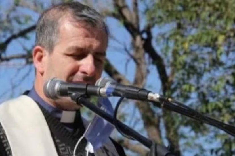 Iglesia investigación sacerdote Sergio Romero