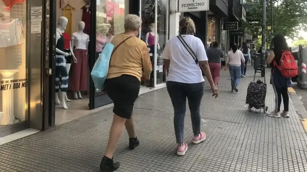 Outlet ropa calle Avellaneda