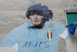 mito ventana Maradona Napoli