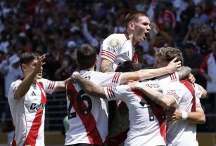 River vs Urawa