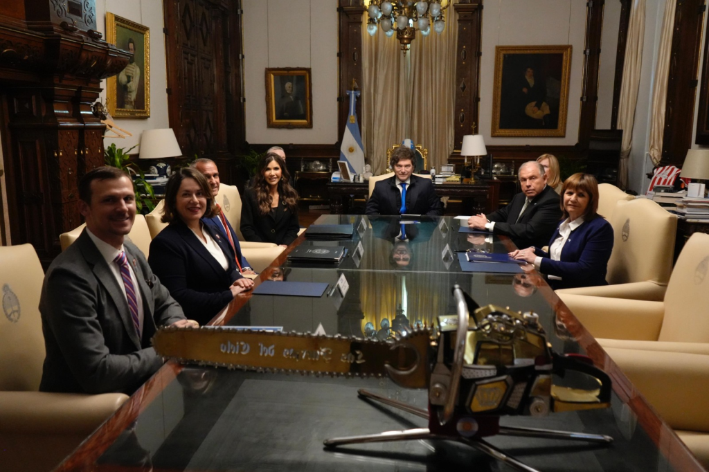 Noem milei estados unidos acuerdo exención visa