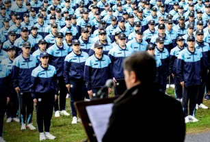 policías