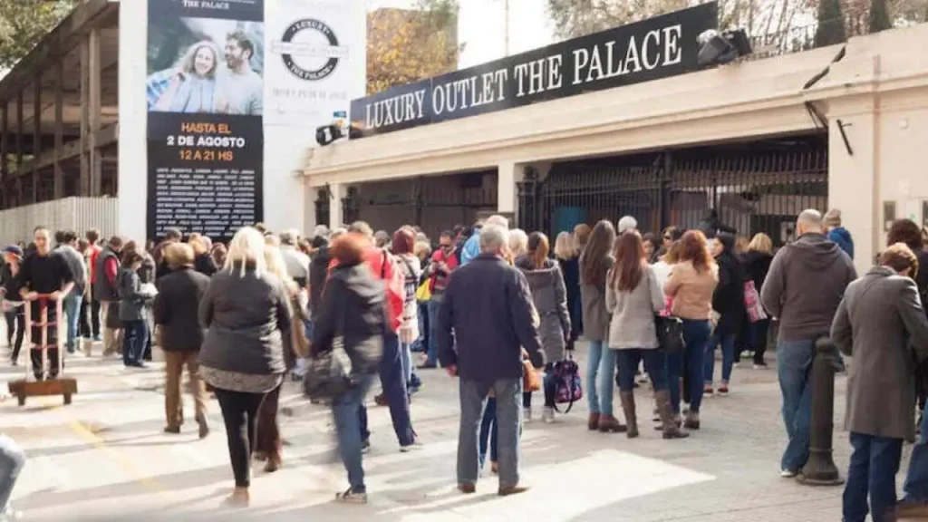 Luxury Outlet